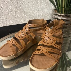 BareTraps Tan Criss Cross women’s Sandals Size 8